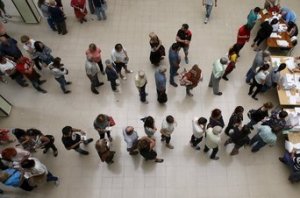 Colas-para-votar-en-las-elecci_54437677990_51347059679_342_226